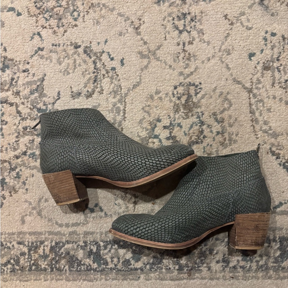 Seychelles Green Ankle Boots